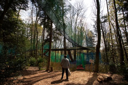 Treetop Nets Parcabout® to jump among the trees in Brittany