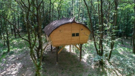 Tinto tree house cabin in Brittany