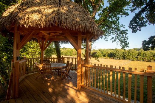 GLASGOW TREE HOUSE LODGE IN BRITTANY