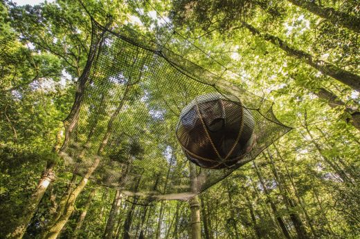 Iona Nid'Île tree house dome in Brittany